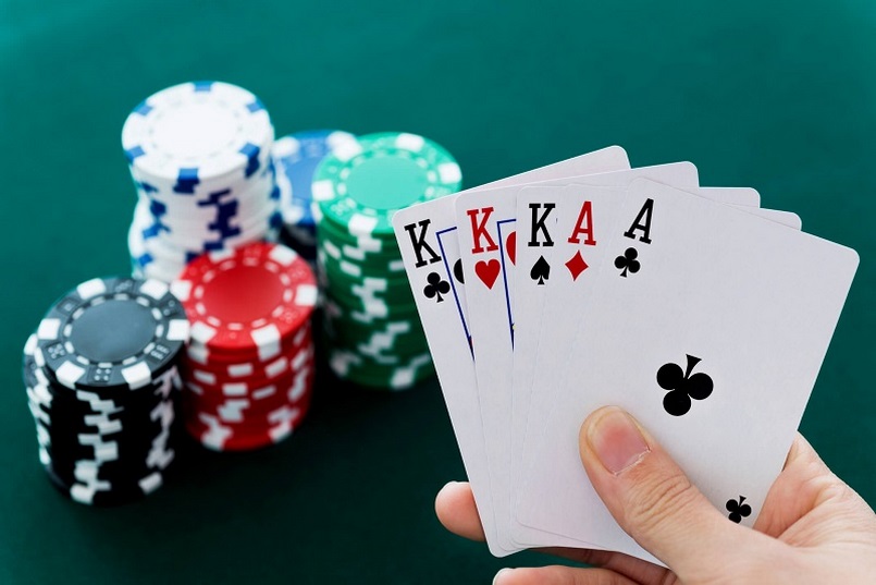 Slow play trong chơi poker - Chiến lược tinh tế để kiểm soát bàn cược Slow play trong chơi poker - Chiến lược tinh tế để kiểm soát bàn cược